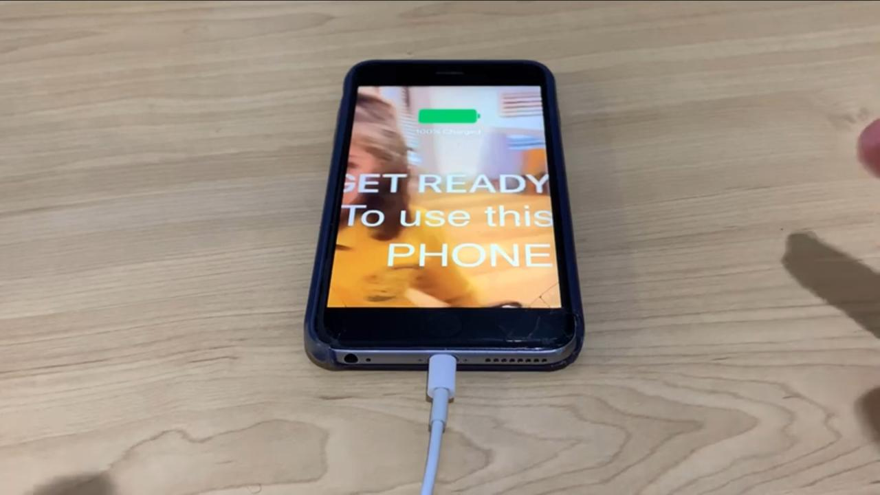 Iphone 11 Pro m in good condition and flaless screen (but needs newest a charging port)