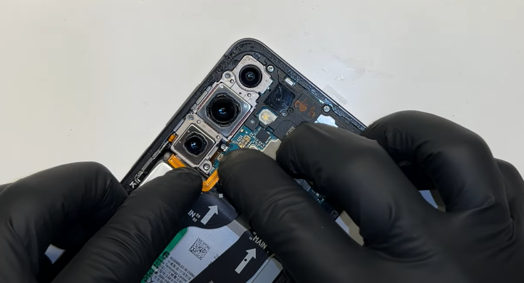 Curated visual reference: Picture Idea: How To Fix A Damaged Samsung Galaxy S24 Charging Port